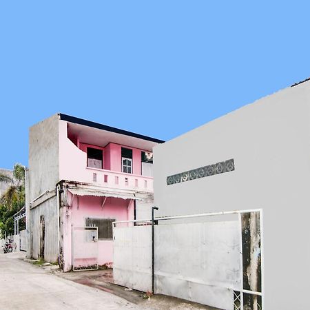 Spot On 91858 Raja Homestay Syariah Pekanbaru Esterno foto