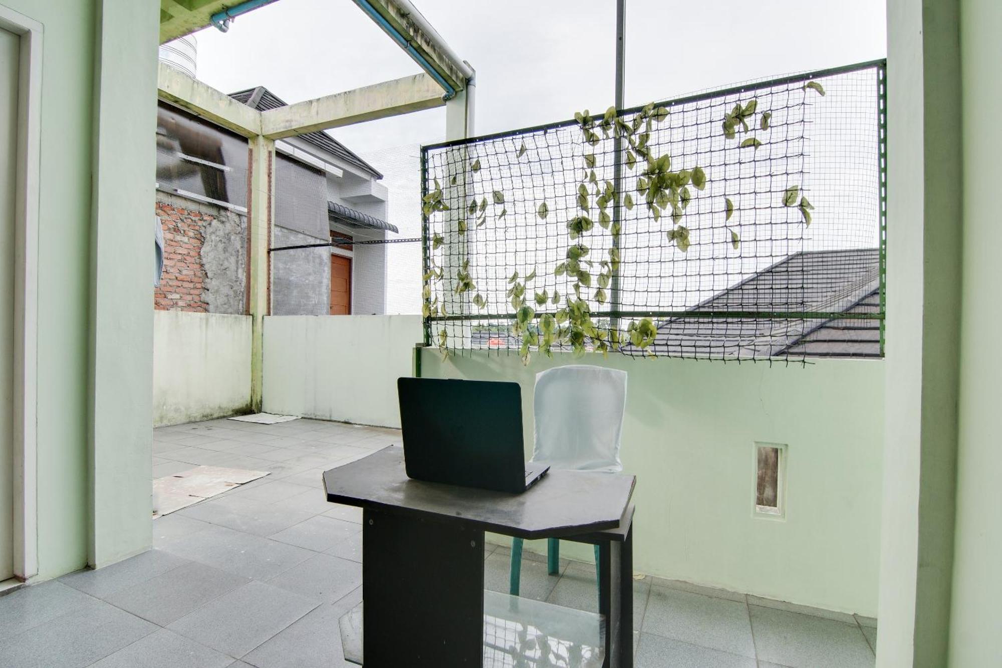 Spot On 91858 Raja Homestay Syariah Pekanbaru Esterno foto
