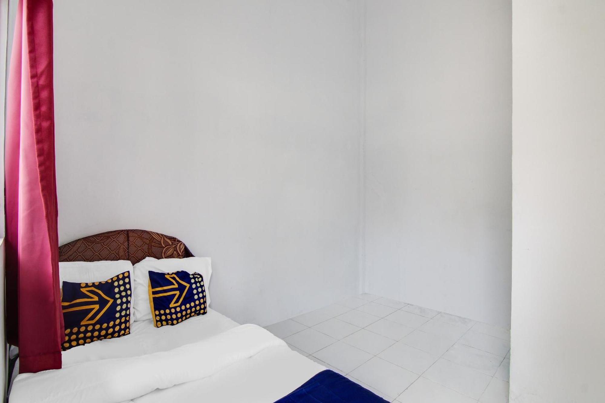 Spot On 91858 Raja Homestay Syariah Pekanbaru Esterno foto
