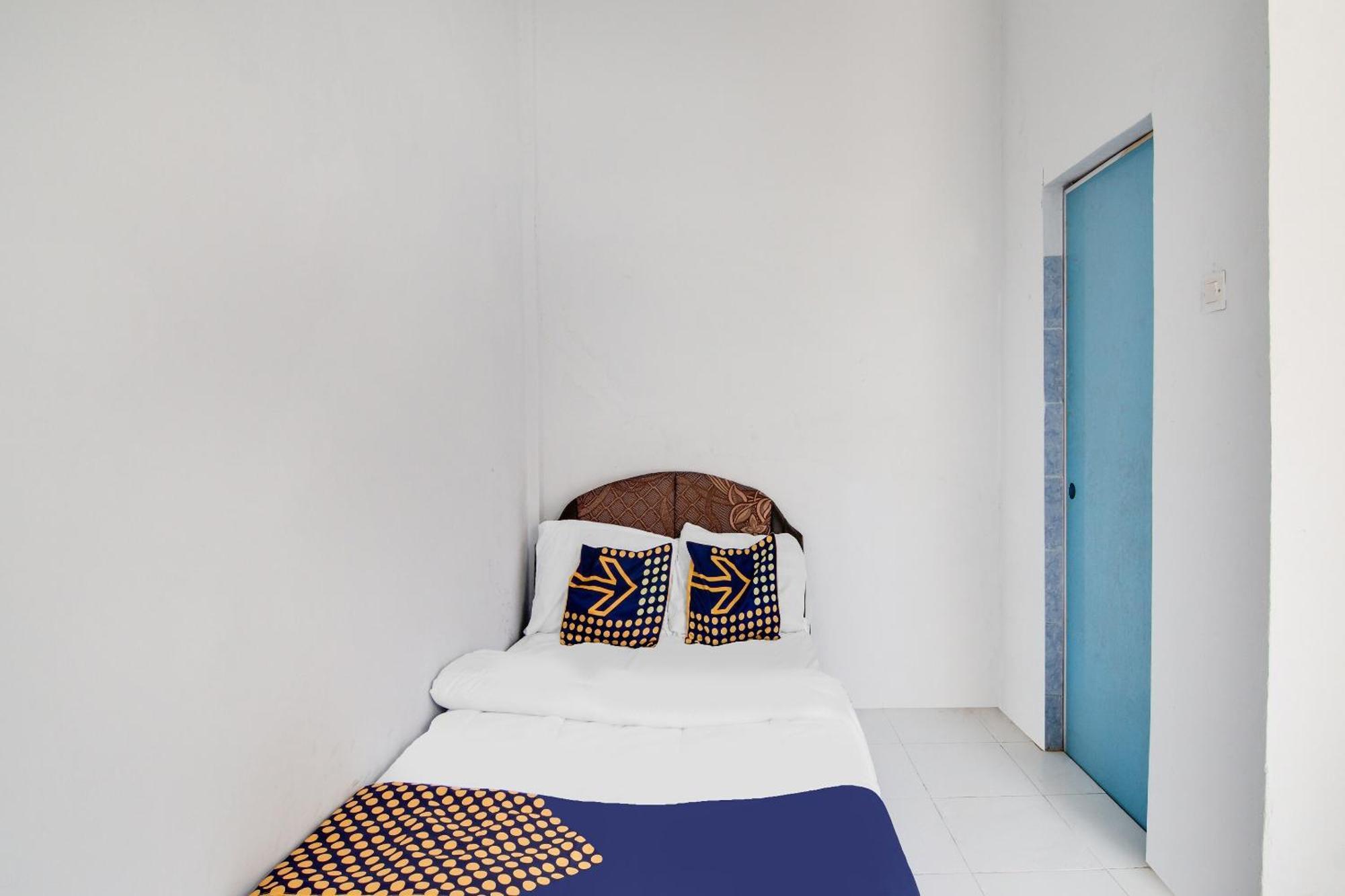 Spot On 91858 Raja Homestay Syariah Pekanbaru Esterno foto