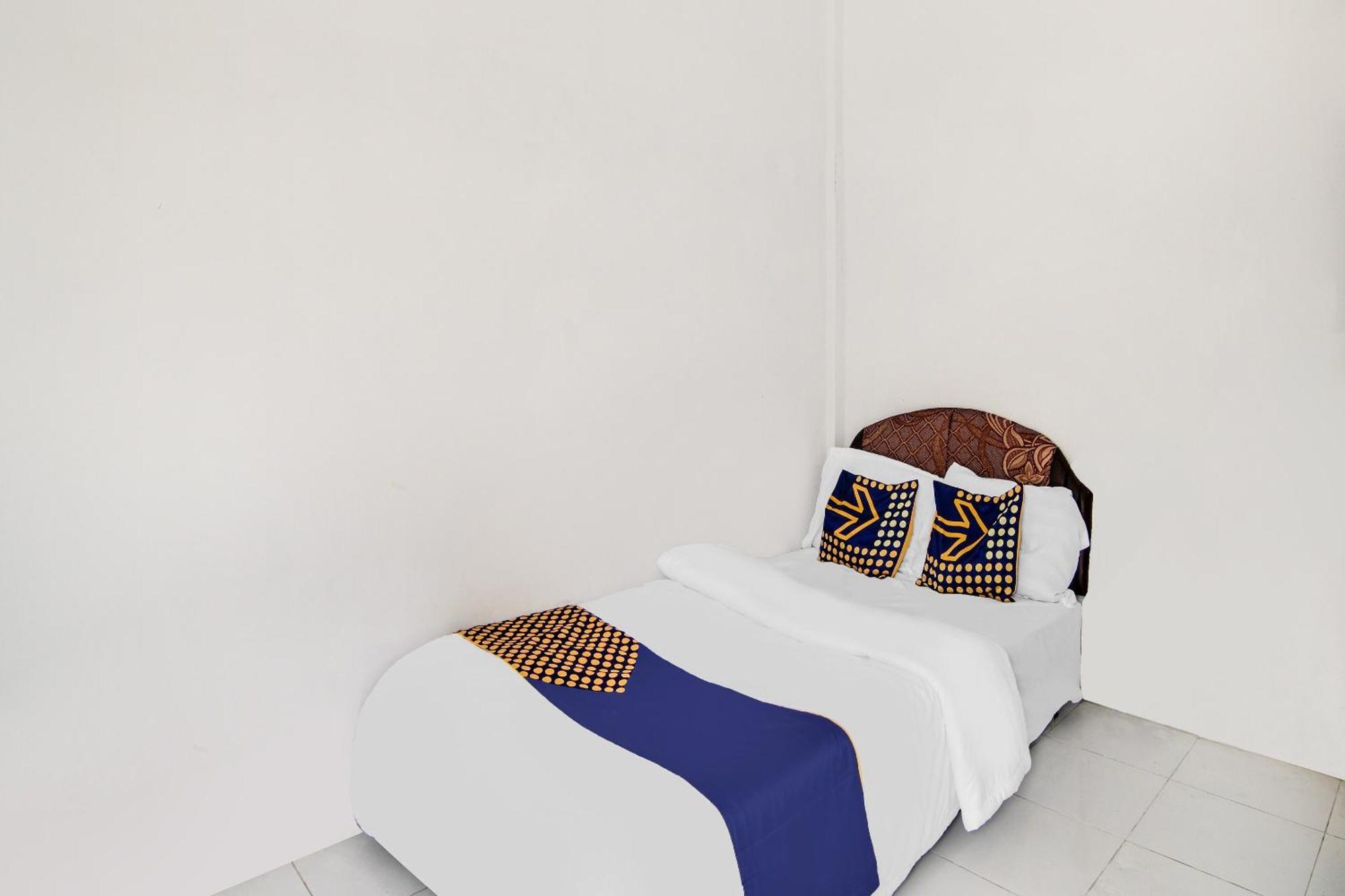 Spot On 91858 Raja Homestay Syariah Pekanbaru Esterno foto